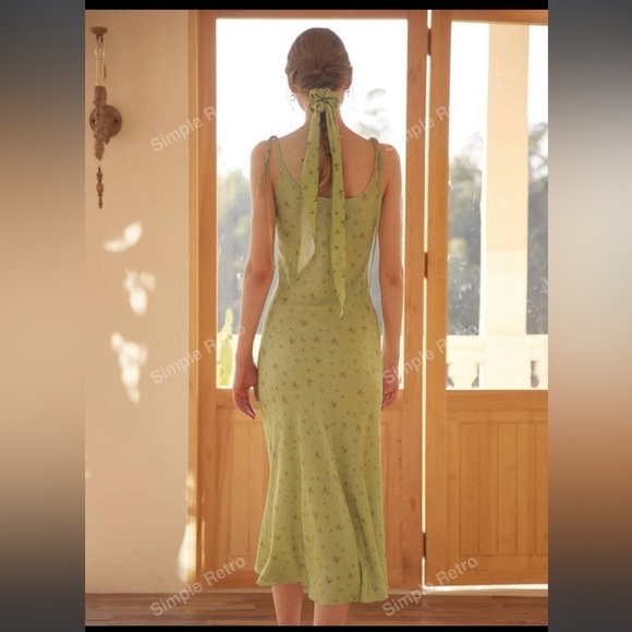 Simple Retro Floral Knot Detail Cami Dress, New with Tags, Size Small - Picture 4 of 11